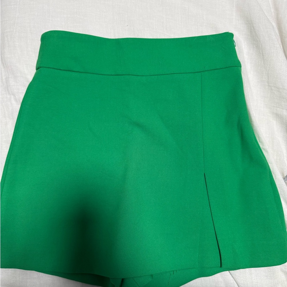 Zara Vibrant Green Women's Skorts